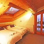 Feriehus Fuer 10 Personen In Chaonix-mont-blanc- Franzoesische Alpen - Savoyer Alpen By Interhome Chamonix