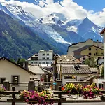 Feriehus Fuer 10 Personen In Chaonix-mont-blanc- Franzoesische Alpen - Savoyer Alpen By Interhome *