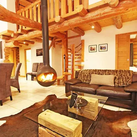 Fuer 10 Personen In Chaonix-mont-blanc- Franzoesische Alpen - Savoyer Alpen By Interhome Feriehus
