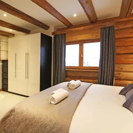 Fuer 10 Personen In Chaonix-mont-blanc- Franzoesische Alpen - Savoyer Alpen By Interhome Feriehus